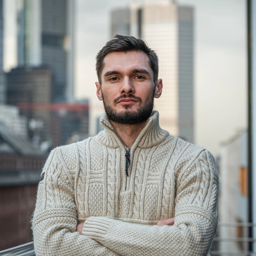 Alexander Tiler – Foto und Videograf bei Redline Grow