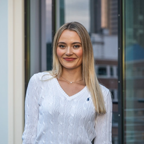 Helga Riede – Social Media Managerin bei Redline Grow